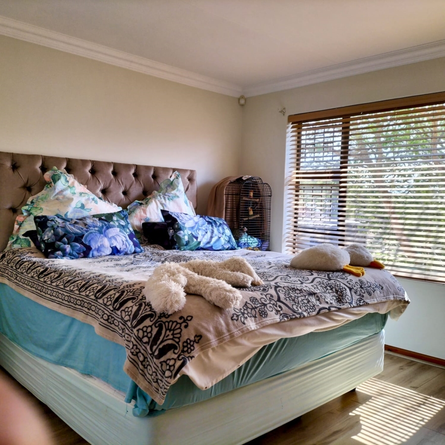 3 Bedroom Property for Sale in Fraaiuitsig Western Cape